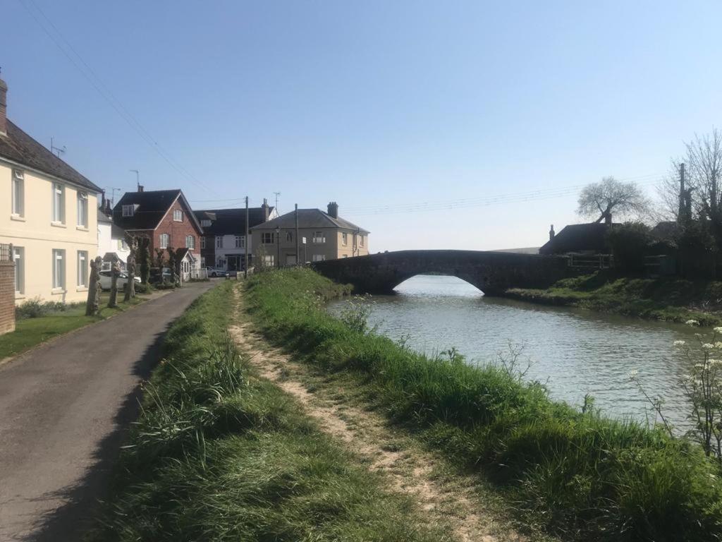 Delightful Cottage On The River Adur Close To Brighton & The Downs No Dogs Sorry Upper Beeding Zewnętrze zdjęcie