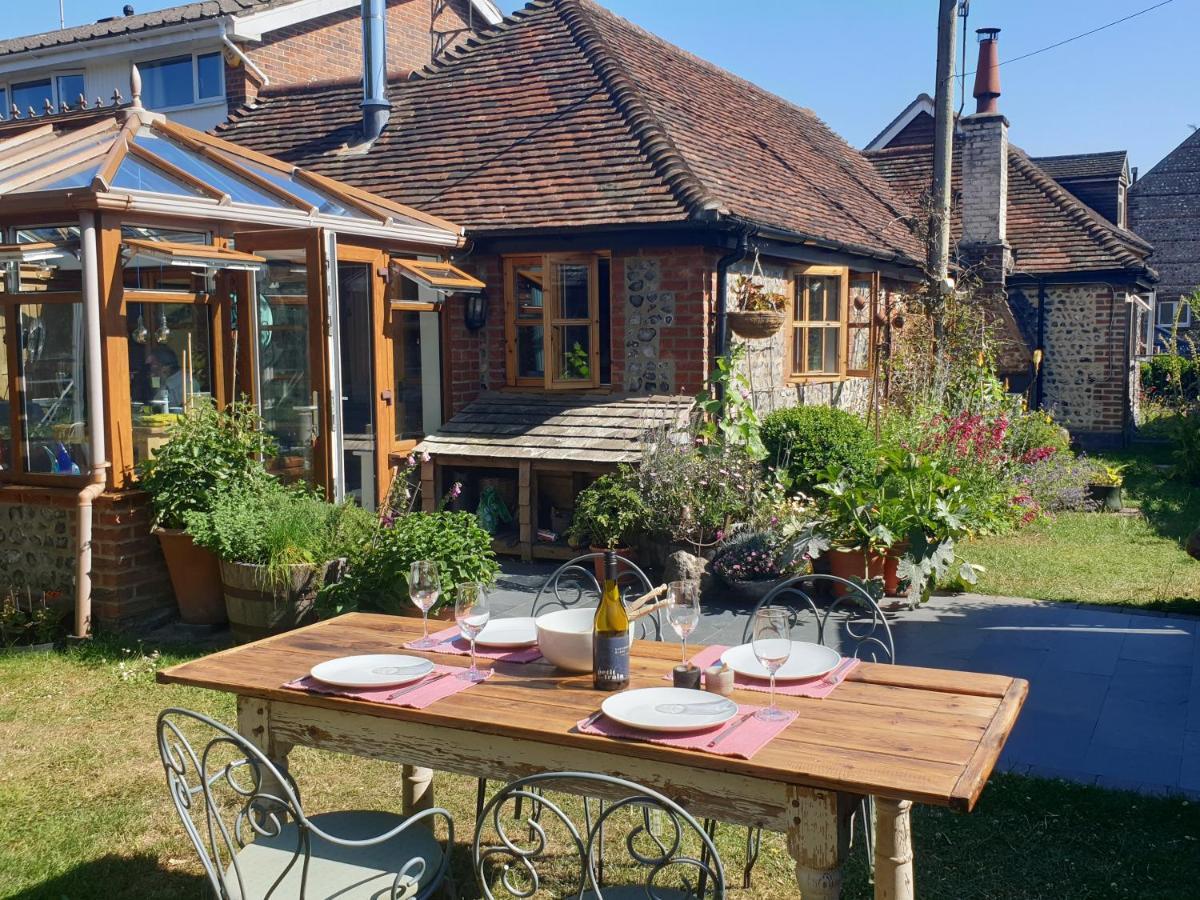 Delightful Cottage On The River Adur Close To Brighton & The Downs No Dogs Sorry Upper Beeding Zewnętrze zdjęcie